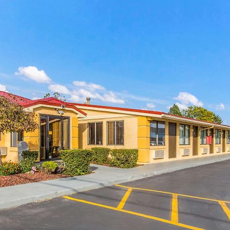 Econo Lodge Норуок Екстериор снимка