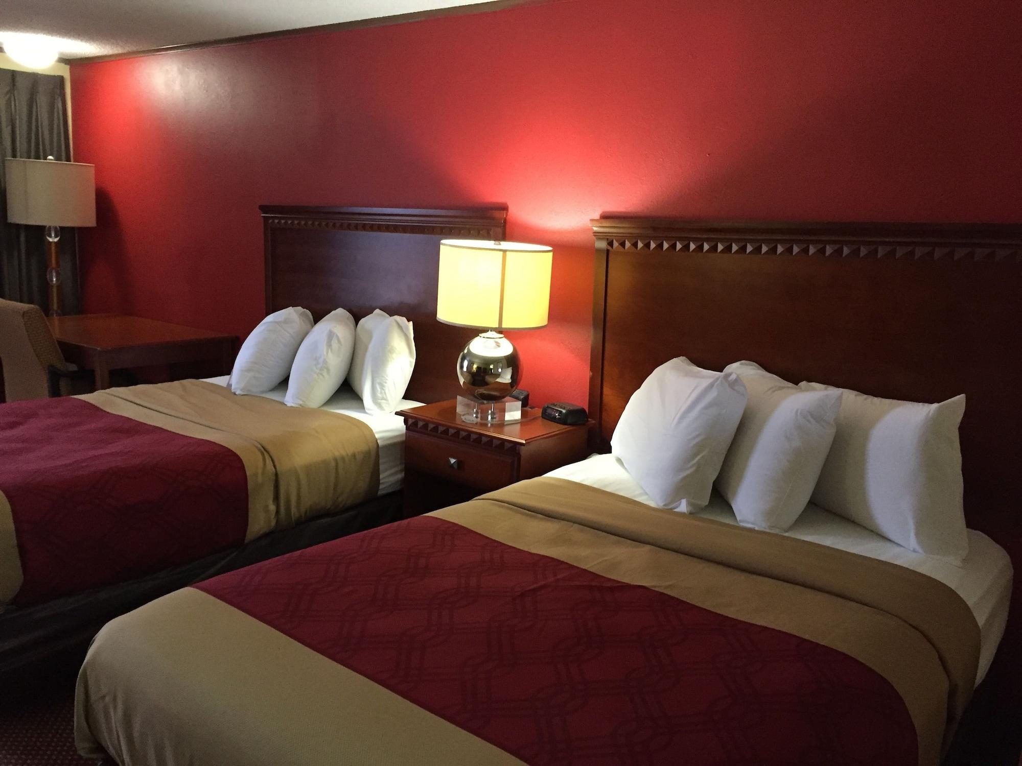 Econo Lodge Норуок Екстериор снимка