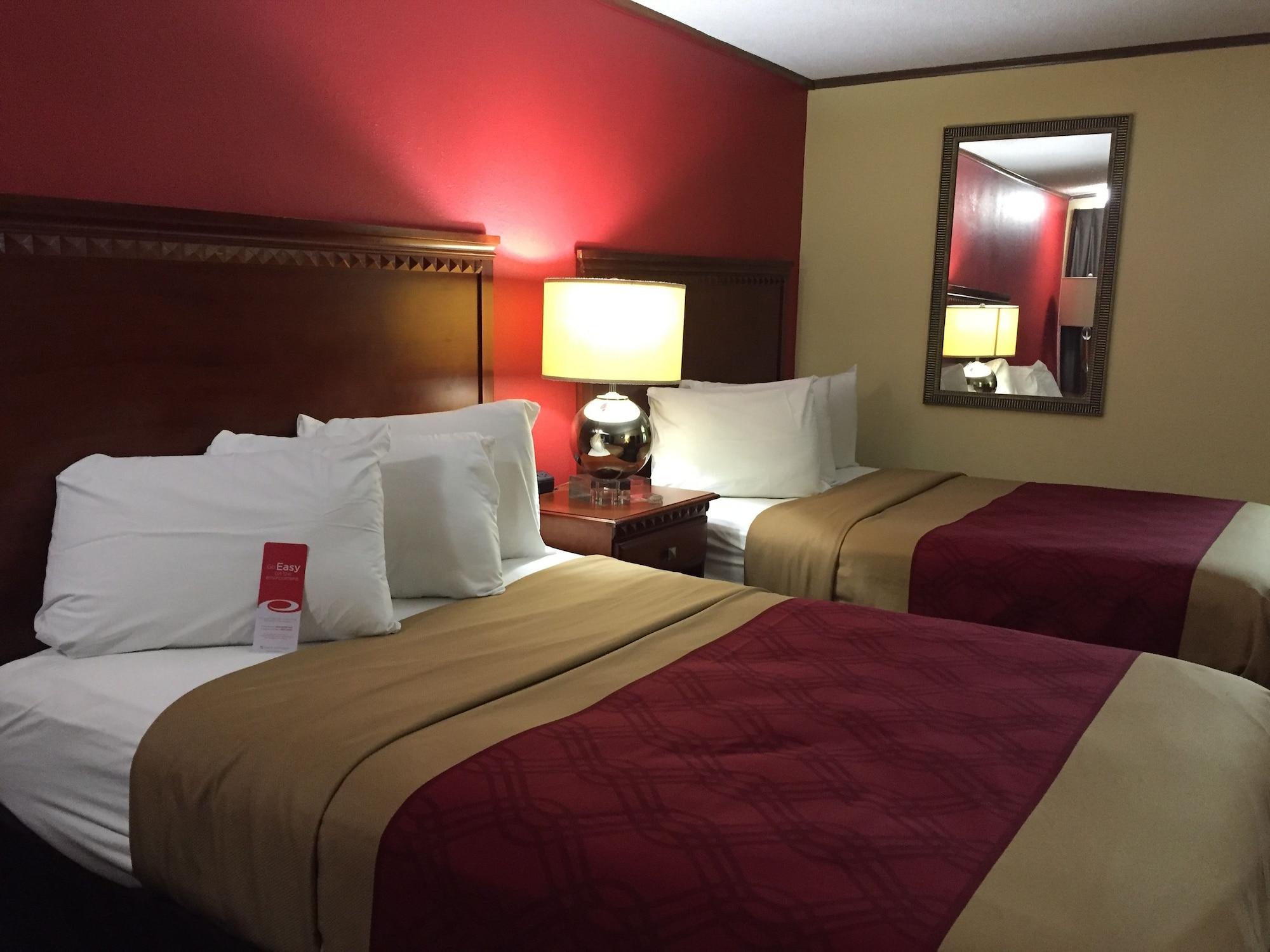 Econo Lodge Норуок Екстериор снимка
