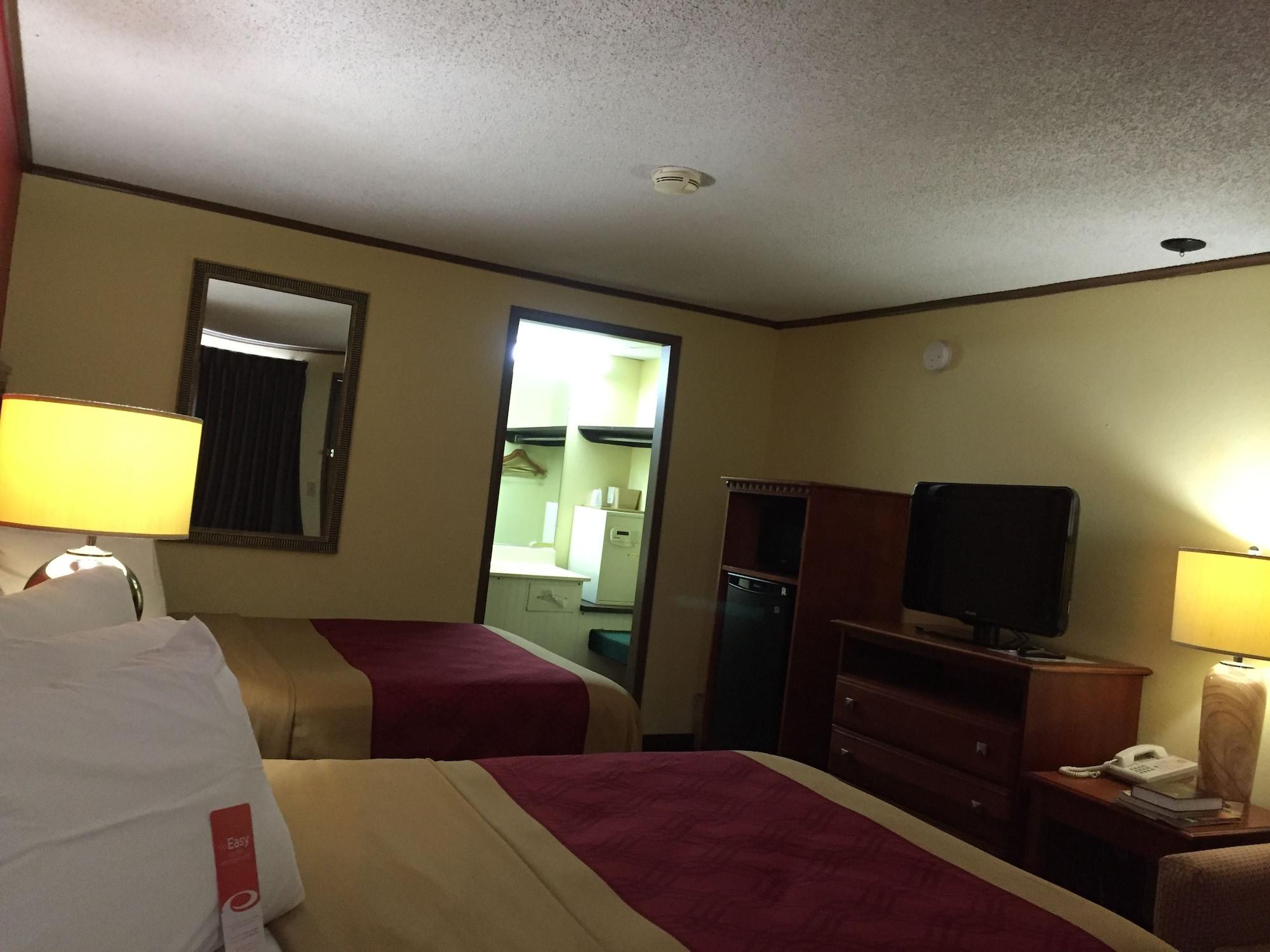 Econo Lodge Норуок Екстериор снимка
